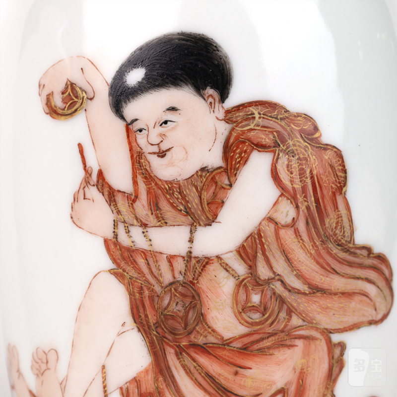 民国 矾红童子灯笼瓶一对 - 图2